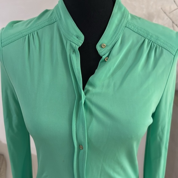 Diane von Furstenberg blouse size 2 - Picture 2 of 4